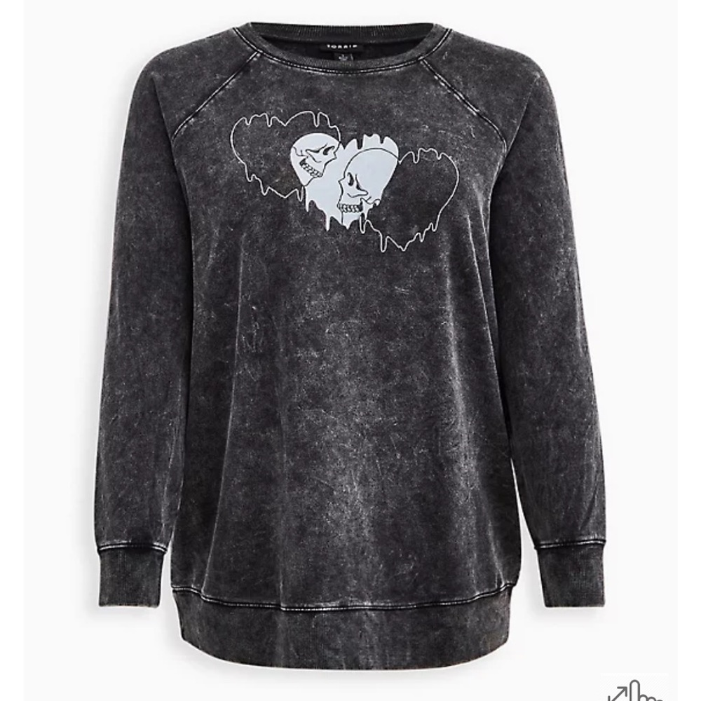New Without Tags - Torrid Raglan Sweatshirt Skull Heart Black Wash Size 2